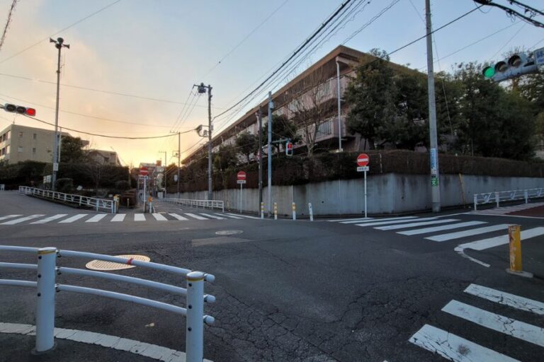 港北区五差路での事故